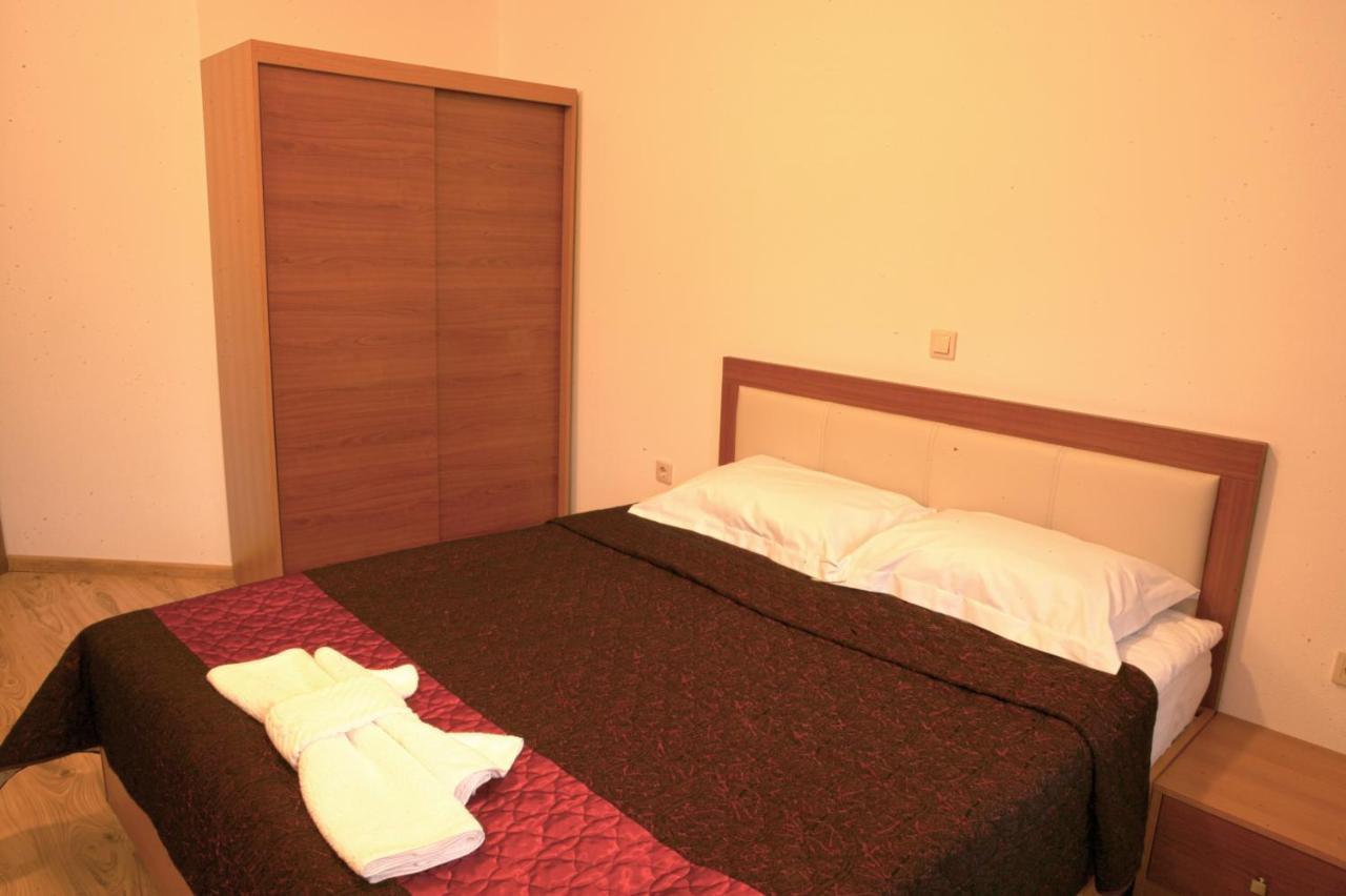 Hotel Orehite-G Dobrich Bagian luar foto
