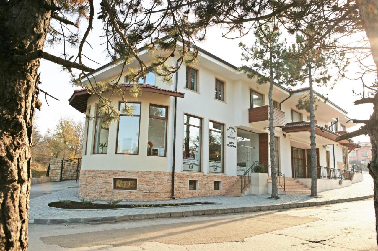 Hotel Orehite-G Dobrich Bagian luar foto