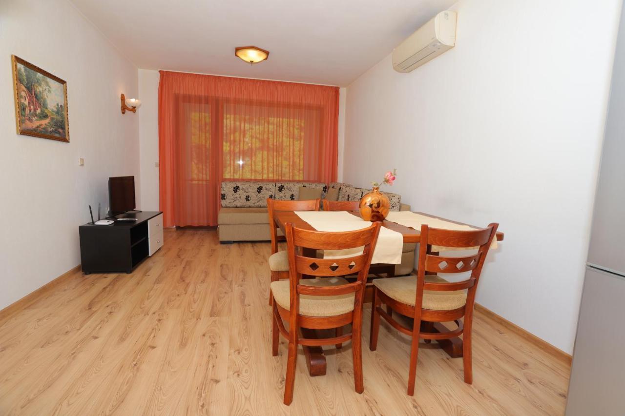 Hotel Orehite-G Dobrich Bagian luar foto