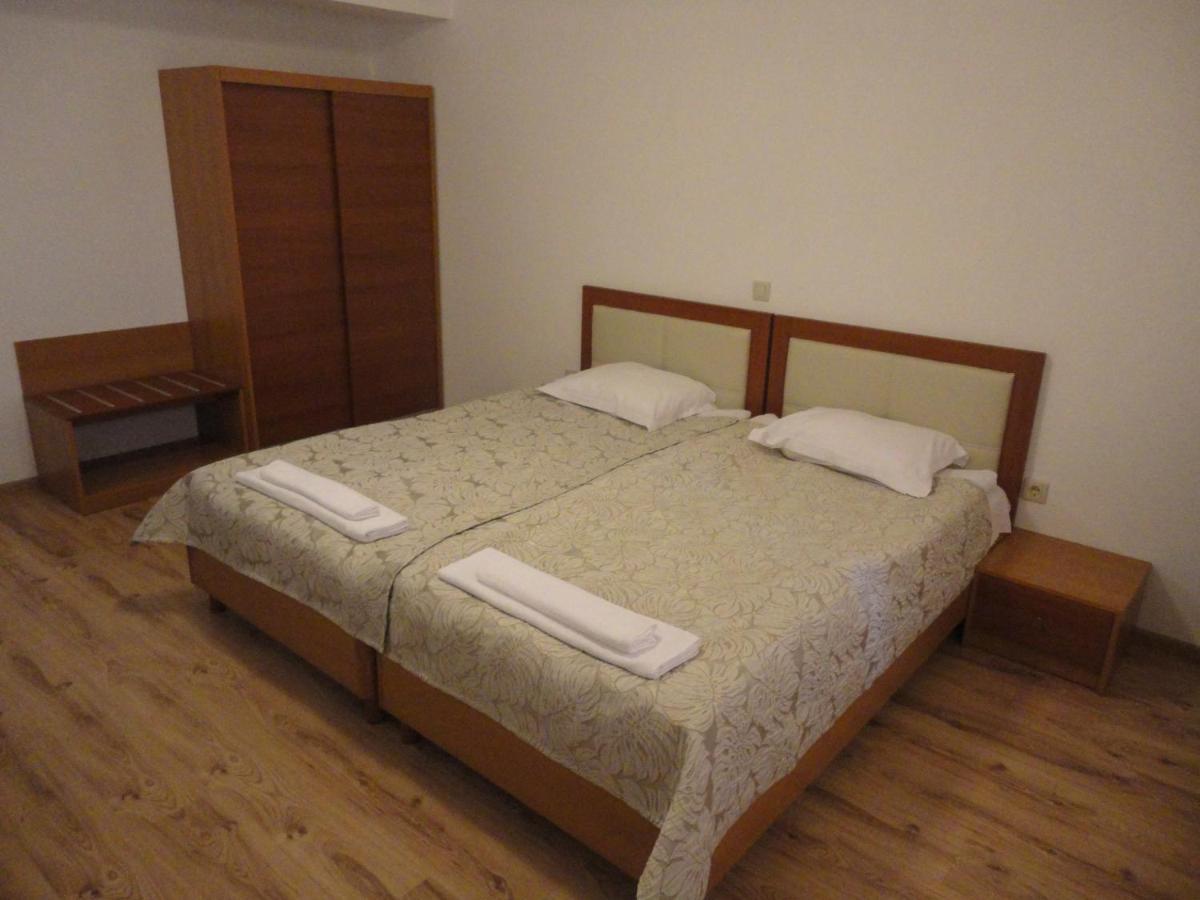 Hotel Orehite-G Dobrich Bagian luar foto