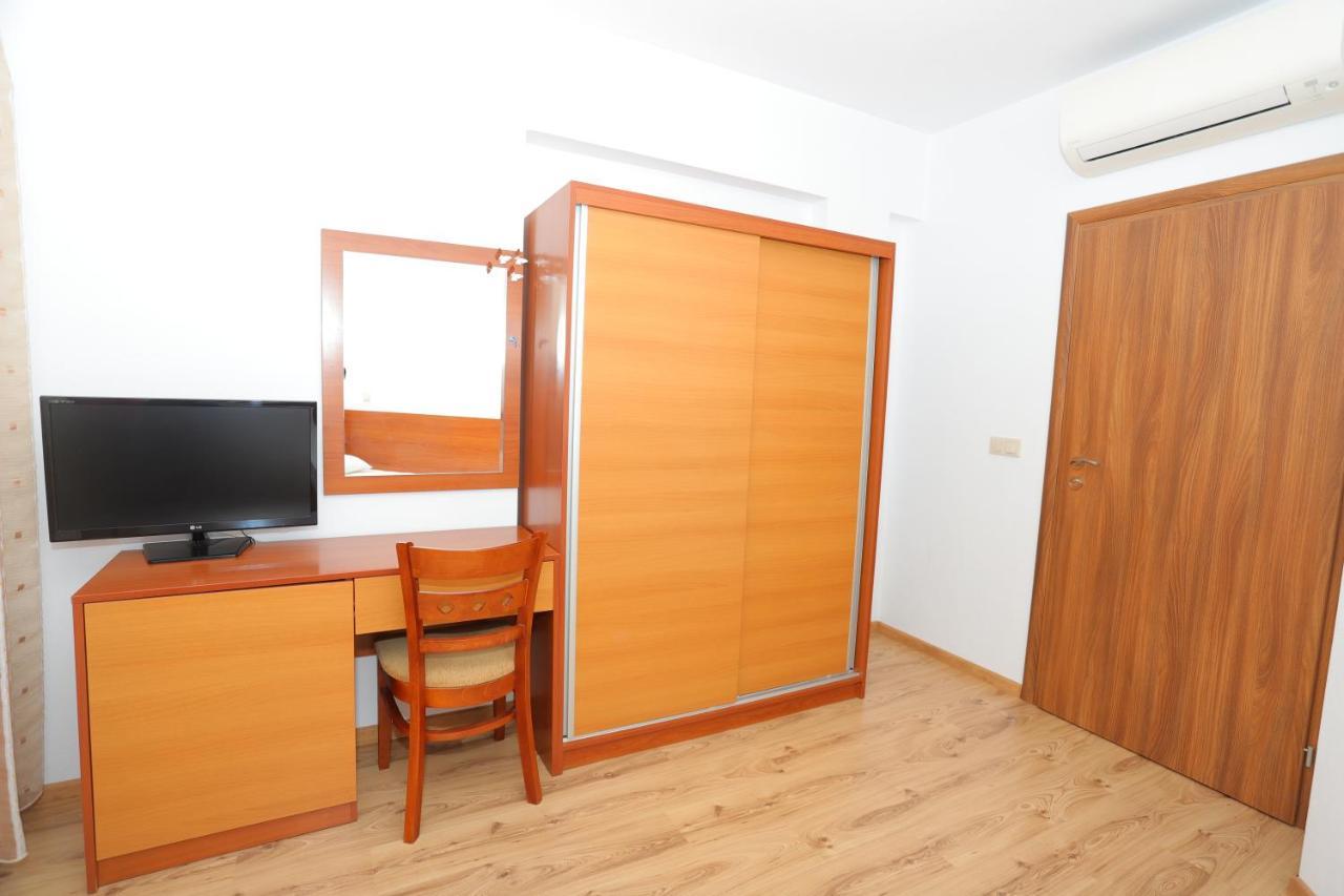 Hotel Orehite-G Dobrich Bagian luar foto