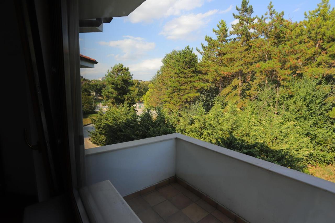 Hotel Orehite-G Dobrich Bagian luar foto