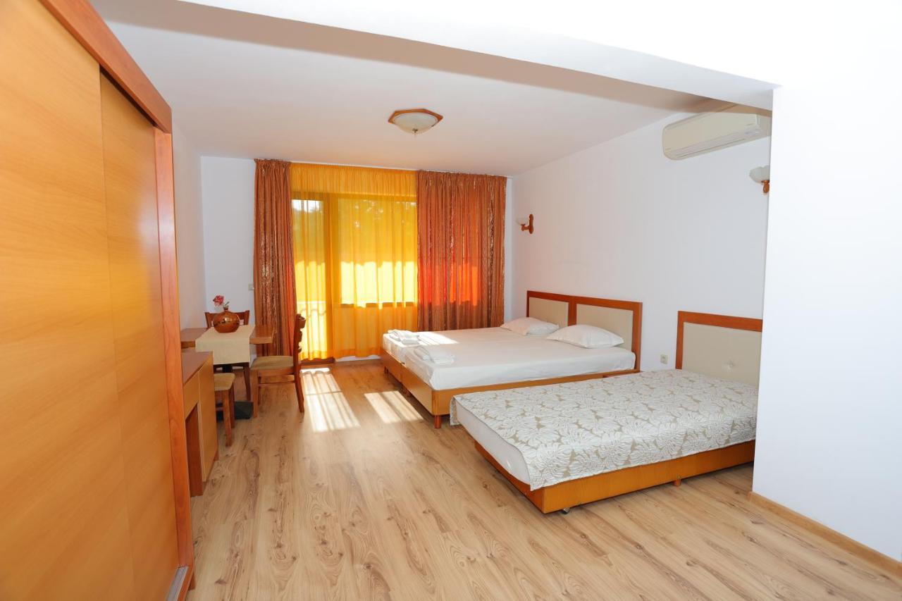 Hotel Orehite-G Dobrich Bagian luar foto